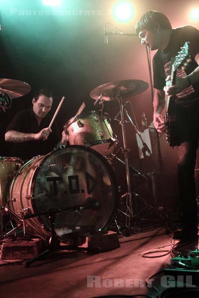 AND YOU WILL KNOW US BY THE TRAIL OF DEAD - 2011-04-01 - PARIS - La Maroquinerie - Conrad Keely - Jamie Miller